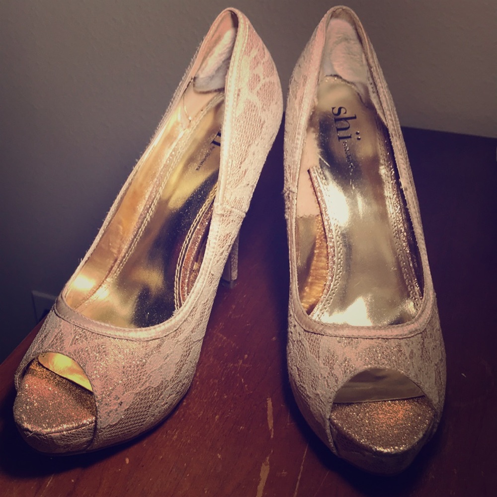 Sparkly gold formal heels (around 5"). Women's 9.5